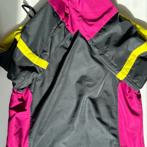 Retro 80s inspired windbreaker from Urban Outfitters - Picture 6 of 6